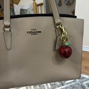 CoachTan Leather Tote Tatum